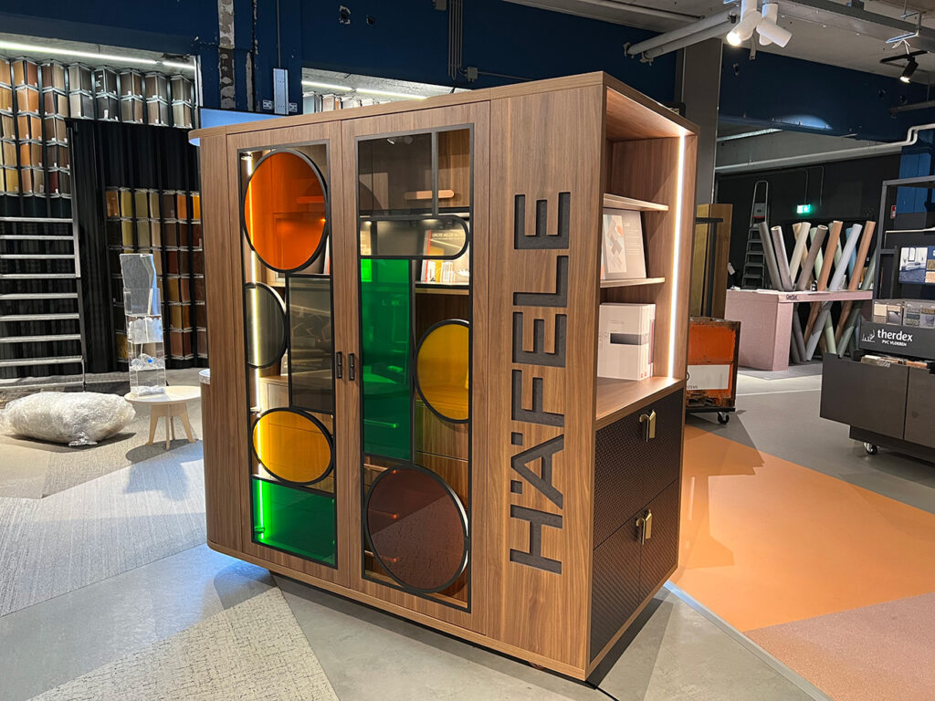 wetgeving leerling cabine Häfele presenteert zich met uniek designmeubel en workshops bij Broeinest