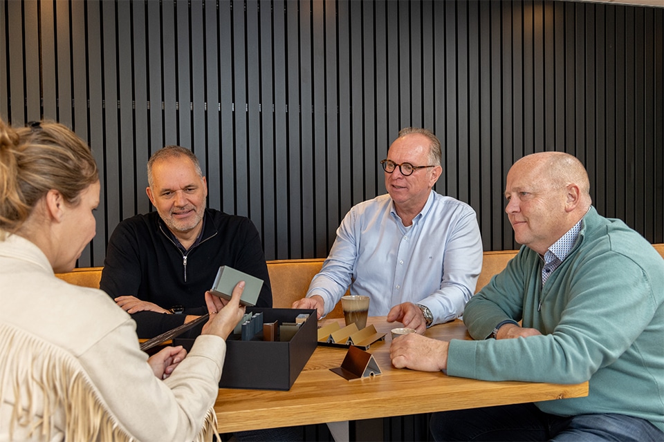 Onzichtbaar kliksysteem voor aluminium gevels 1