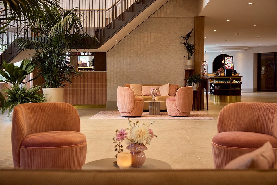Lichtconcept versterkt beleving in entree, lobby en restaurant 2